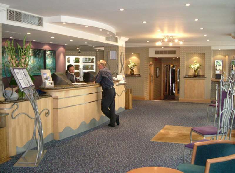 Thistle Trafalgar - Leicester Square Лондон Экстерьер фото
