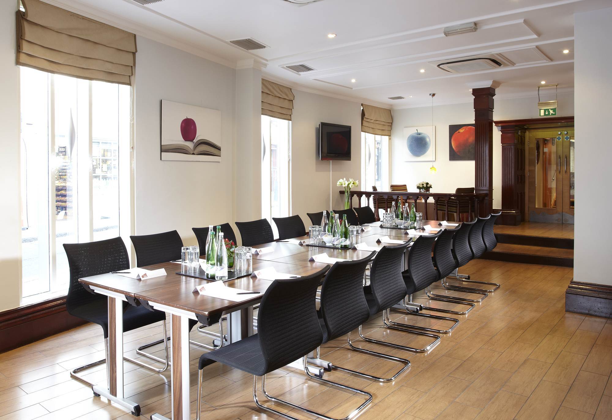 Thistle Trafalgar - Leicester Square Лондон Экстерьер фото