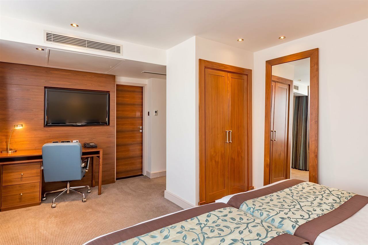 Thistle Trafalgar - Leicester Square Лондон Экстерьер фото
